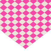 Hot pink and tan checkerboard pattern kurzer tischläufer (Ecke)