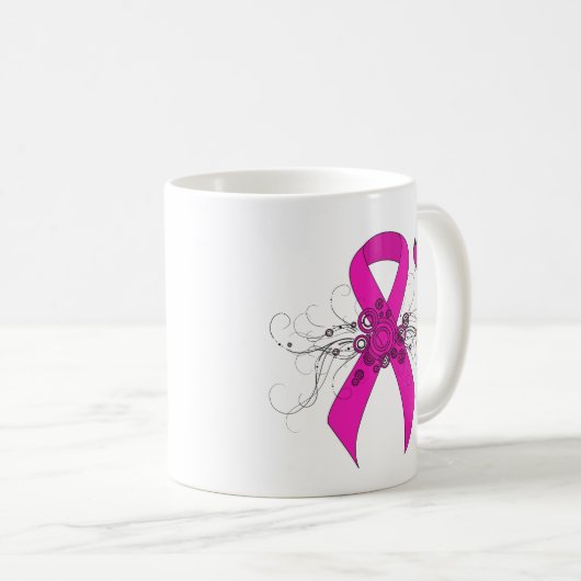 Hot Pink Awareness Band mit Butterfly Kaffeetasse (VorderseiteRechts)