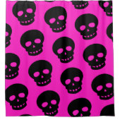 Hot Pink Black Goth Skulls Muster Duschvorhang (Vorderseite)