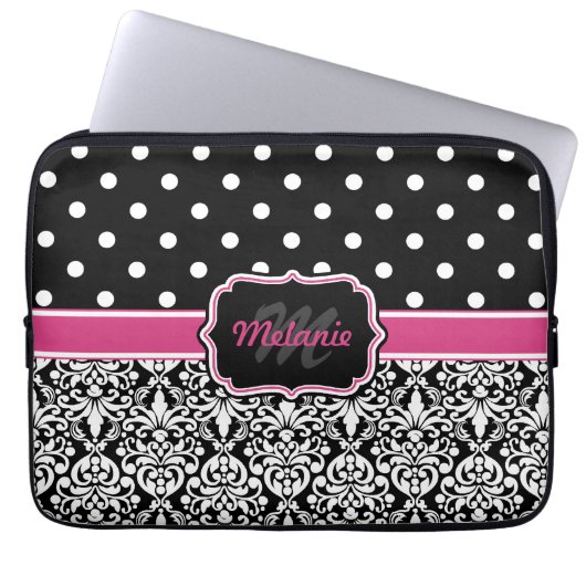 Hot Pink Black Mit Monogramm Damask Polka Dot Laptopschutzhülle (Vorderseite)