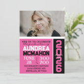 Hot Pink & Black Modern Abschluss Foto Einladung (Stehend Vorderseite)