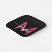 Hot Pink Black Modern Script Name Girl Monogram Pappteller (Gewinkelt)