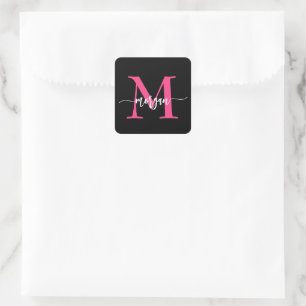 Hot Pink Black Modern Script Name Girl Monogram Quadratischer Aufkleber