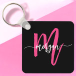 Hot Pink Black Modern Script Name Girl Monogram Schlüsselanhänger<br><div class="desc">Behalt deine Schlüssel stilvoll mit unserem Hot Pink Modern Script Girly Monogram Name Schlüsselanhänger! Dieser Schlüsselanhänger mit seinem lebhaften, rosafarbenen Design ist mit Ihrem Namen in einem schicken, modernen Drehbuch für eine maßgeschneiderte, modische Touch personalisiert. Ideal, um einen Flair in Ihre Tasche zu stecken, sowohl praktisch als auch stilvoll. Dieser...</div>