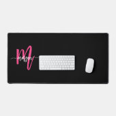 Hot Pink Black Modern Script Name Girl Monogram Schreibtischunterlage (Tastatur & Maus)