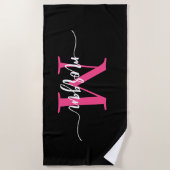 Hot Pink Black Modern Script Name Girl Monogram Strandtuch (Vorderseite)