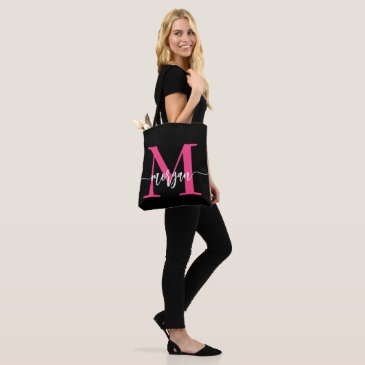 Hot Pink Black Modern Script Name Girl Monogram Tasche (Am Model)