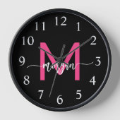 Hot Pink Black Modern Script Name Girl Monogram Uhr (Vorderseite)