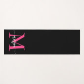 Hot Pink Black Modern Script Name Girl Monogram Yogamatte (Vorderseite (Horizontal))