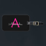 Hot Pink Black Script Name der Girl Monogram Gepäckanhänger<br><div class="desc">Schwarz und Heiß Rosa Monogramm Fügen Sie Ihren eigenen Namen Script Gepäcktasche Tag Die Tasche Tag macht den perfekten süßen 16 Geburtstag,  Hochzeit,  Brautparty,  Babydusche oder Junggeselinnen-Abschied Geschenk für jemanden,  der ihr Zimmer in Stil dekoriert.</div>