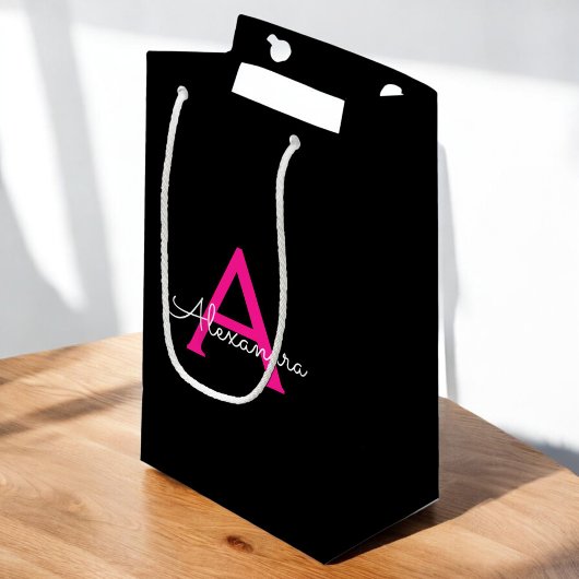 Hot Pink Black Script Name der Girl Monogram Kleine Geschenktüte