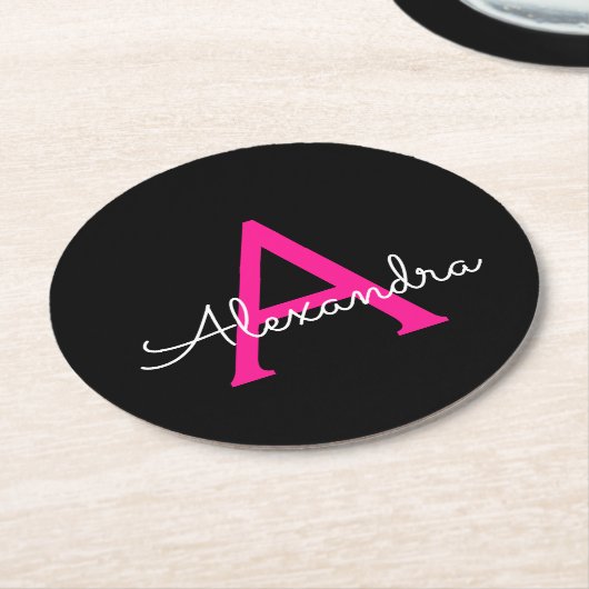 Hot Pink Black Script Name der Girl Monogram Runder Pappuntersetzer (Angewinkelt)