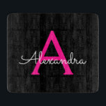 Hot Pink Black Script Name der Girl Monogram Schneidebrett<br><div class="desc">Schwarz und Heiß rosa einfache Script Monogram Name Cutting Board. Dies macht den perfekten Abschluss,  Geburtstag,  Hochzeit,  Brautparty,  Jubiläum,  Babydusche oder Junggeselinnen-Abschied Geschenk für jemanden,  die Lieben glamourösen Luxus und schicke Stile.</div>