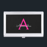 Hot Pink Black Script Name der Girl Monogram Visitenkarten Dose<br><div class="desc">Schwarz und Heiß rosa Einfache Script Name Business Card Inhaber. Das macht den perfekten 16 Geburtstag,  Hochzeit,  Brautparty,  Jubiläum,  Babydusche oder Junggeselinnen-Abschied Geschenk für jemanden,  der Lieben glamourösen Luxus und schicke Stile.</div>