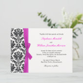 Hot Pink Bow mit Damask Hochzeitseinladung Einladung (Stehend Vorderseite)