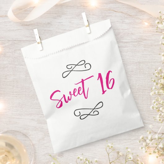 Hot Pink Chic Doodle Modernes Script Sweet 16 Geschenktütchen (Ausgeschnitten)