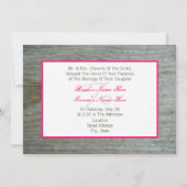 Hot Pink Daisy & Barnwood Wedding Einladung (Rückseite)