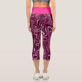 Hot pink damascus abstract swirls cool pattern capri leggings (Rückseite)