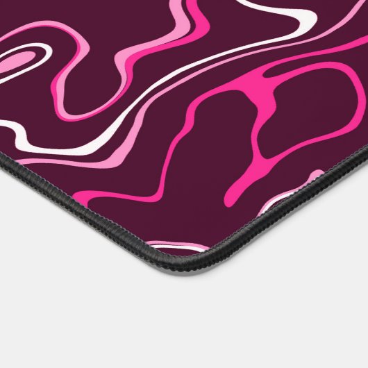 Hot pink damascus abstract swirls Custom Monogram Schreibtischunterlage (Ecke)