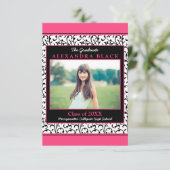 Hot Pink Damask Floral Foto Abschluss Einladung (Stehend Vorderseite)