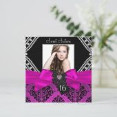 Hot Pink Diamond Bow & Black Damask Foto Sweet 16 Einladung (Stehend Vorderseite)