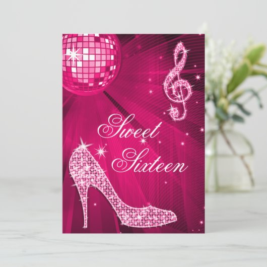Hot Pink Disco Ball und Sparkle Heelse Sweet 16 Einladung (Stehend Vorderseite)