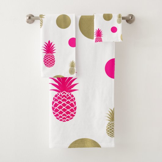 Hot Pink & Gold Dots & Pineapples Fun Summer Chic Badhandtuch Set (Insitu)