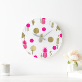 Hot Pink & Gold Dots & Pineapples Fun Summer Chic Große Wanduhr (Zuhause)