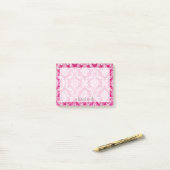 Hot Pink Grunge Damask Muster Post-it Klebezettel (Auf Schreibtisch)