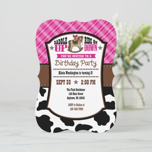 Hot Pink Kariert Cowhide Cowboy Birthday Einladung (Stehend Vorderseite)