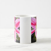 Hot Pink Lilie Blume Aquarell Pop Blume Kaffeetasse (Mittel)