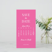 Hot Pink Minimalist Modern Calendar Wedding Save The Date (Stehend Vorderseite)