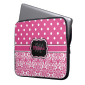 Hot Pink Mit Monogramm Damask Polka Dot Laptopschutzhülle (Vorderseite Links)