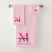 Hot Pink Modern Script Girl Monogram Name Badhandtuch Set (Insitu)