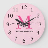 Hot Pink Modern Script Girl Monogram Name Große Wanduhr (Vorderseite)
