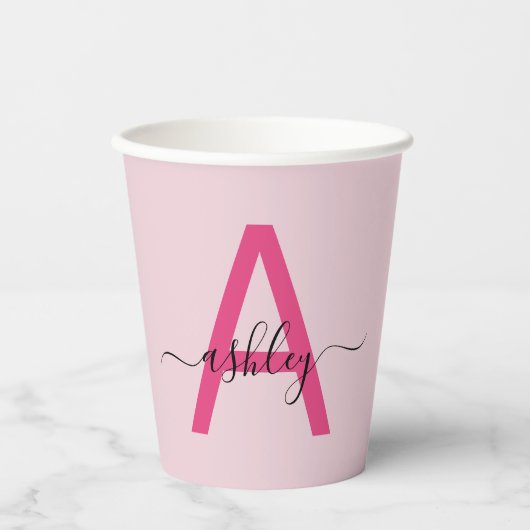 Hot Pink Modern Script Girl Monogram Name Pappbecher (Vorderseite)