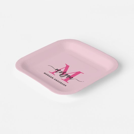 Hot Pink Modern Script Girl Monogram Name Pappteller (Gewinkelt)