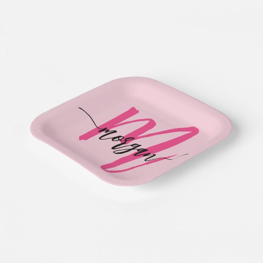 Hot Pink Modern Script Girl Monogram Name Pappteller (Gewinkelt)