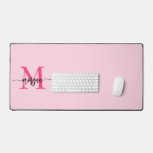 Hot Pink Modern Script Girl Monogram Name Schreibtischunterlage (Tastatur & Maus)