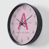 Hot Pink Modern Script Girl Monogram Name Uhr (Winkel)