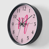 Hot Pink Modern Script Girl Monogram Name Uhr (Winkel)
