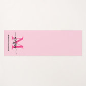 Hot Pink Modern Script Girl Monogram Name Yogamatte (Vorderseite (Horizontal))