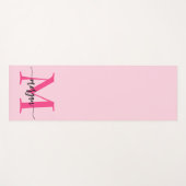 Hot Pink Modern Script Girl Monogram Name Yogamatte (Vorderseite (Horizontal))