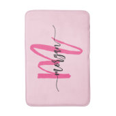 Hot Pink Monogram Girl's Dorm Room Badematte (Vorderseite Vertikal)