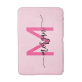 Hot Pink Monogram Girl's Dorm Room Badematte (Vorderseite Vertikal)