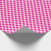Hot Pink Polka Dot auf hellrosa Wrapping Paper Geschenkpapier (Ecke)