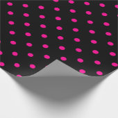 Hot Pink Polka Dot auf Schwarzen großen Raum Geschenkpapier (Ecke)