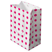 Hot Pink Polka Dots Mittlere Geschenktüte (Rückseite Schrägansicht)