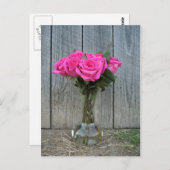 Hot Pink Rose Bouquet am Barn Postcard Postkarte (Vorne/Hinten)