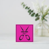 Hot Pink Square Stylist Business Card mit QR-Code Quadratische Visitenkarte (Stehend Vorderseite)